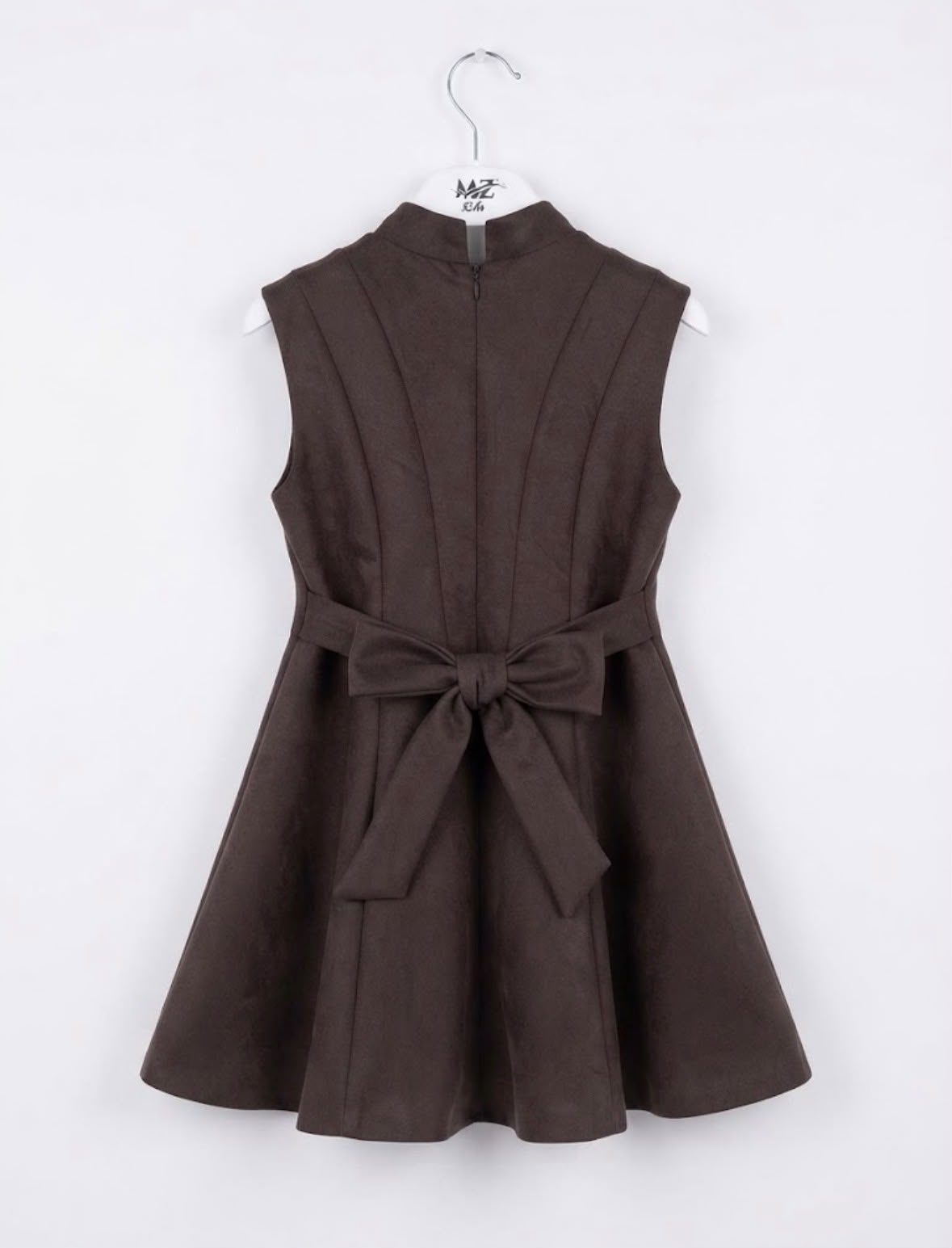 Compleu Elegant pentru Fetițe din 4 Piese cu Palton Crem, Rochie Maro și Accesorii Asortate